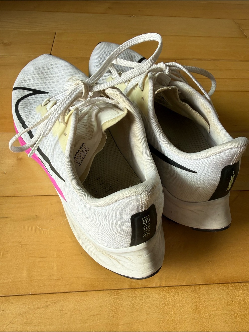 Nike Air Zoom Pegasus 37 White and Rainbow - Picture 3 of 7